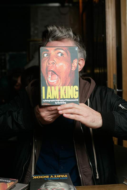 This is Not Facebook ?/Super Nase&Co